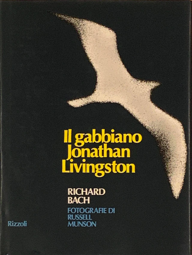 Copertina del libro “Il gabbiano Jonathan Livingston” di Richard Bach del 1975